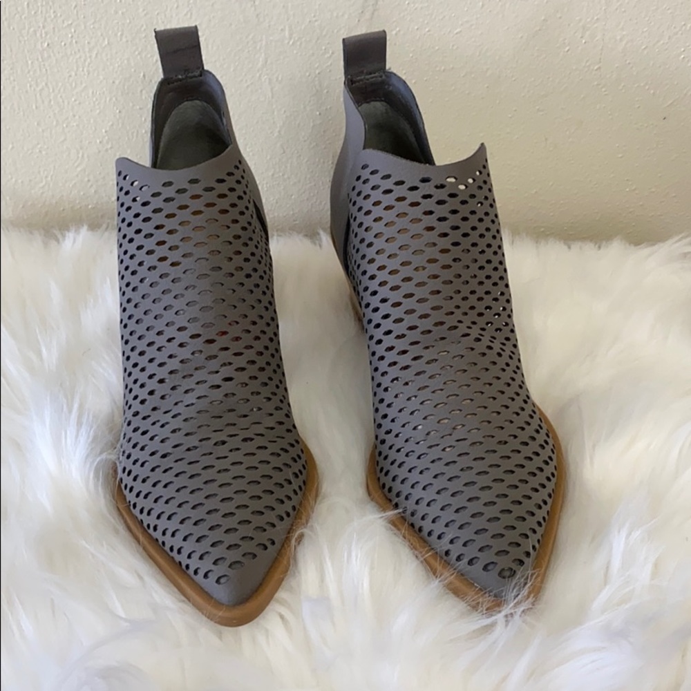 DV Dolce Vita Shoes